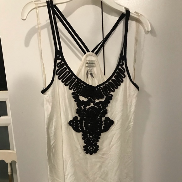 Dynamite white and black tank - Picture 1 of 1